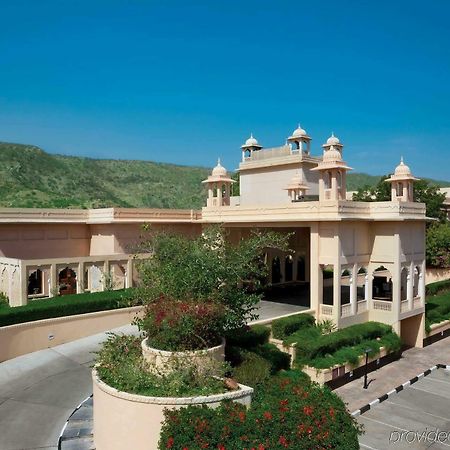 Trident Jaipur Hotel Kültér fotó The Oberoi Udaivilas Palace