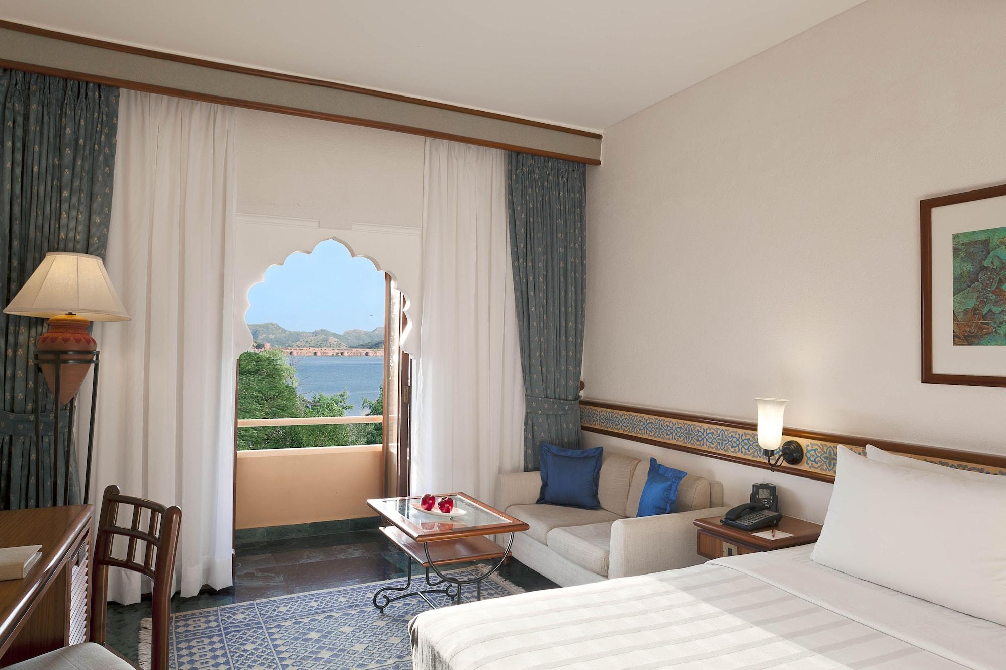 Trident Jaipur Hotel Kültér fotó Deluxe Room